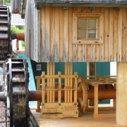 Modell einer Pulvermühle vor dem Museum